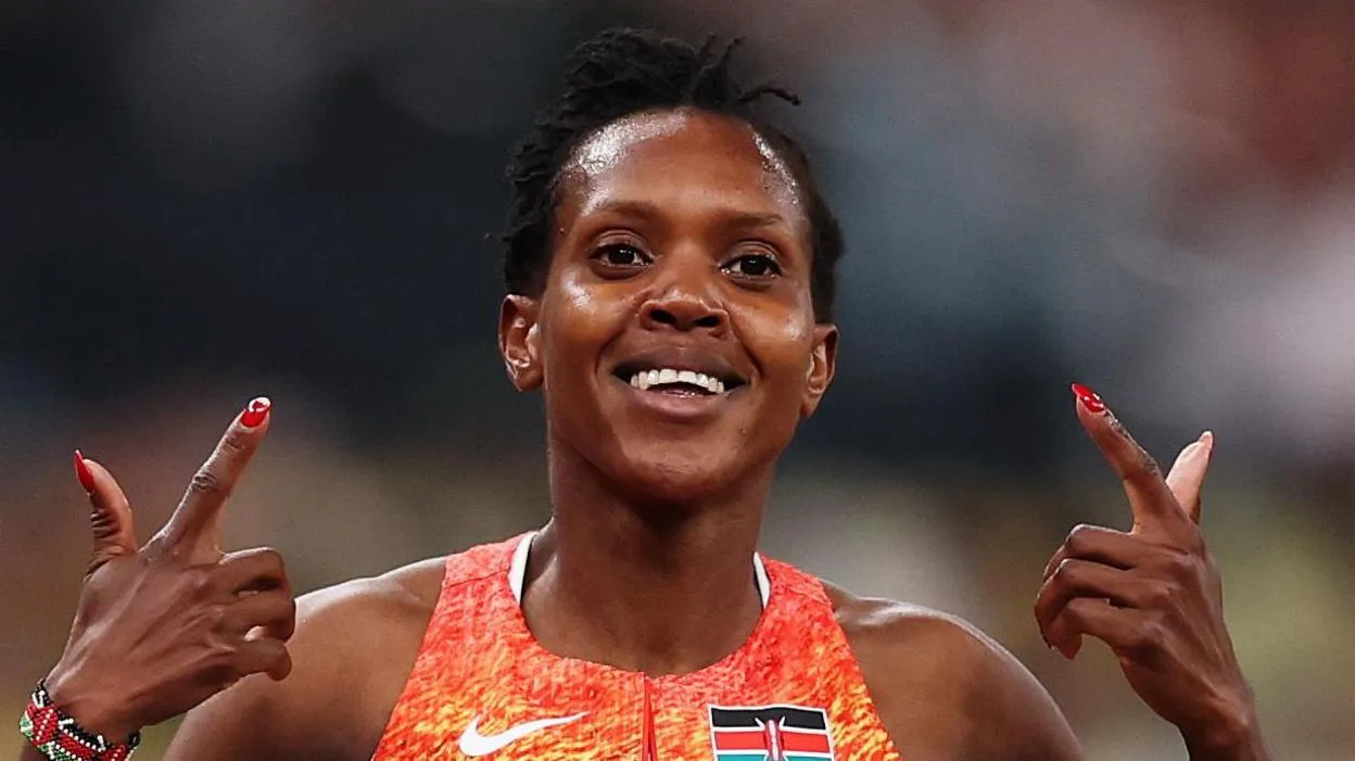 Faith Kipyegon wins record-breaking 4th world 1500m gold